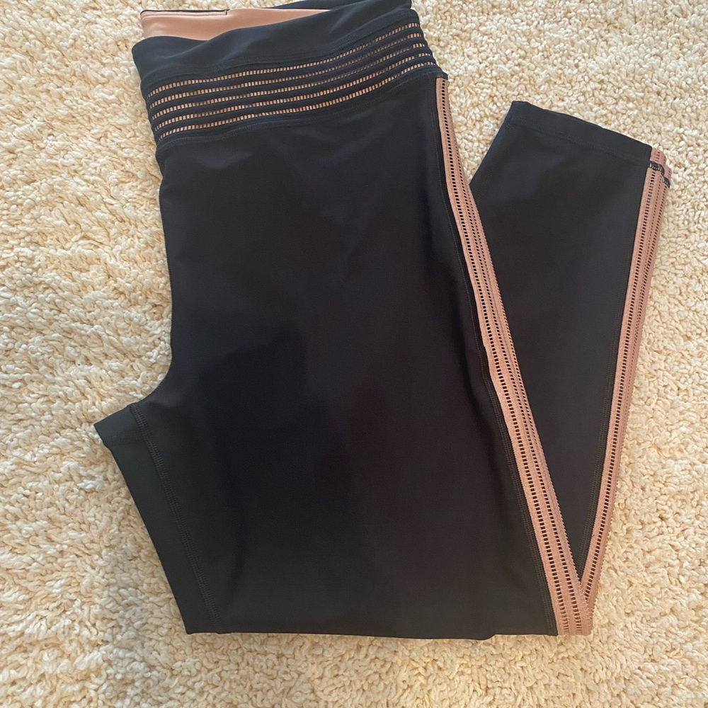 Victoria’s Secret sport capri yoga leggings